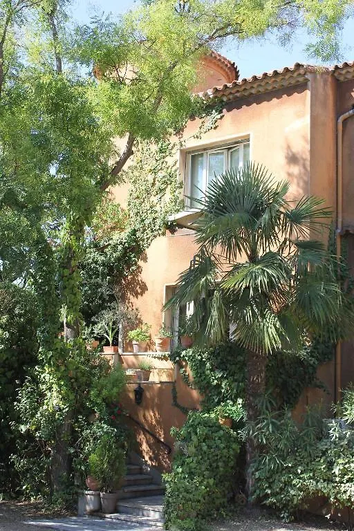*** לינה וארוחת בוקר מרסיי Villa Monticelli צרפת